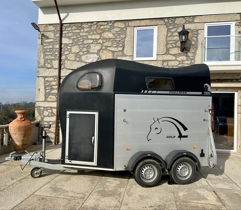 Roulote / Reboque / Atrelado Cavalos