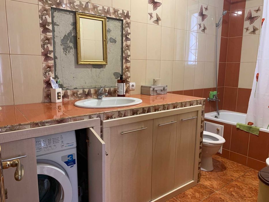 2-кімн. в приватному будинку в р-і Кварцу