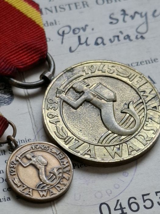 Medal Za Warszawę 1939-1945 + dokument+ miniaturka