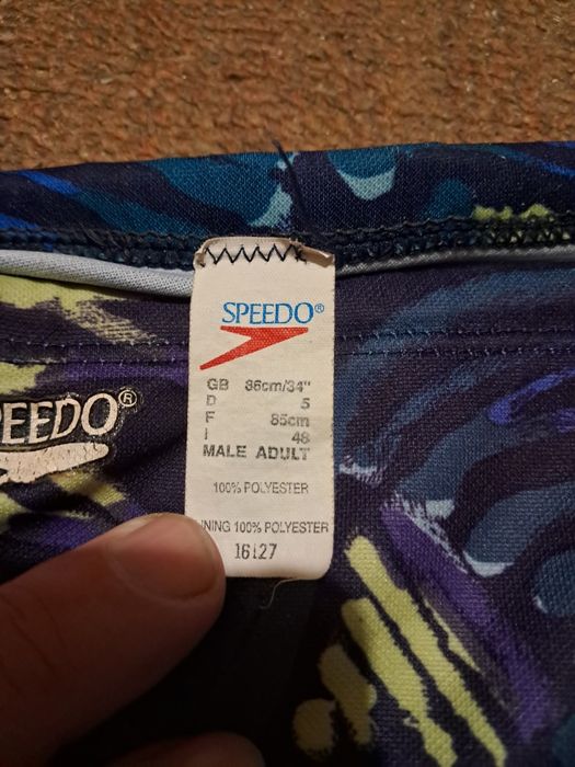 продам плавки Speedo для бассейна большого размера.