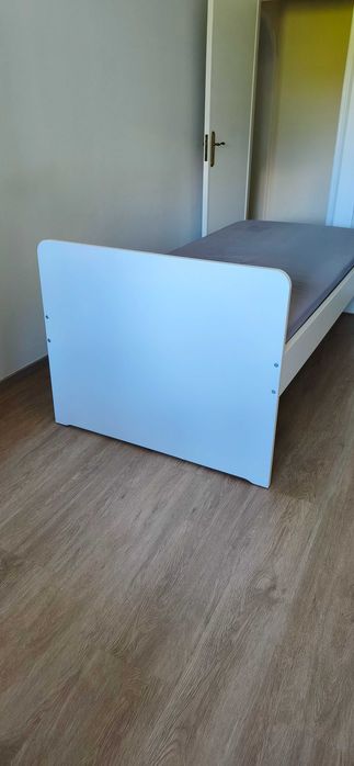Cama de solteiro IKEA SLÄKT com estrado e manual de instruções