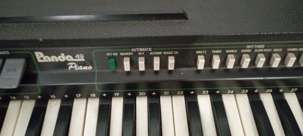Vendo Órgão de música eléctrico.