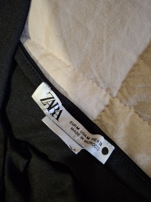 Body preto com renda da  Zara, tam M