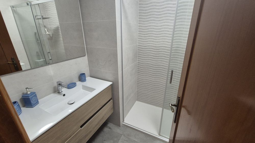 Arrenda-se apartamento T2 ao Ano