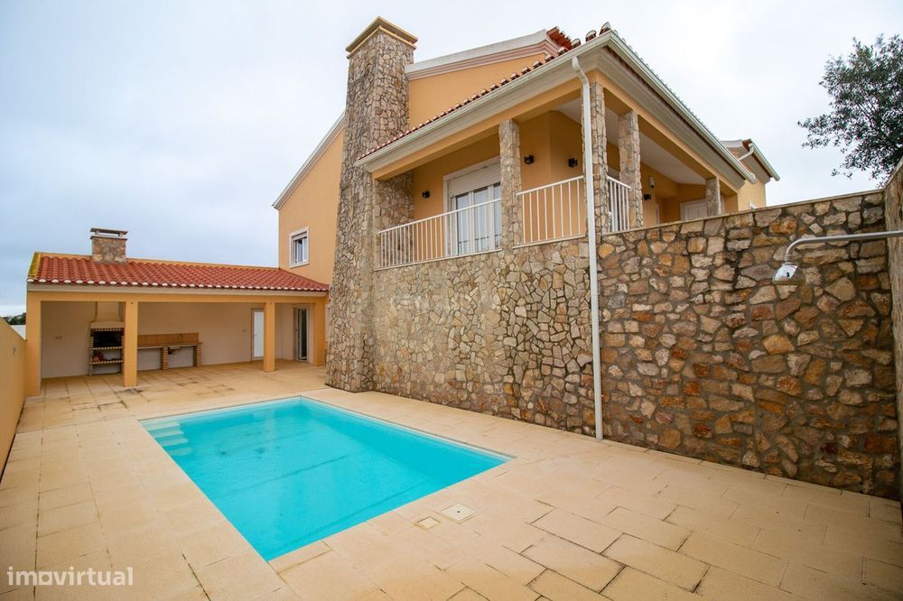 Moradia Térrea T3 C/ Piscina Em Lote De 330M2 - Mafra