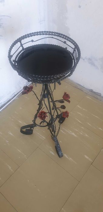 Stojak na Kwiaty metalowy Jedyny !!