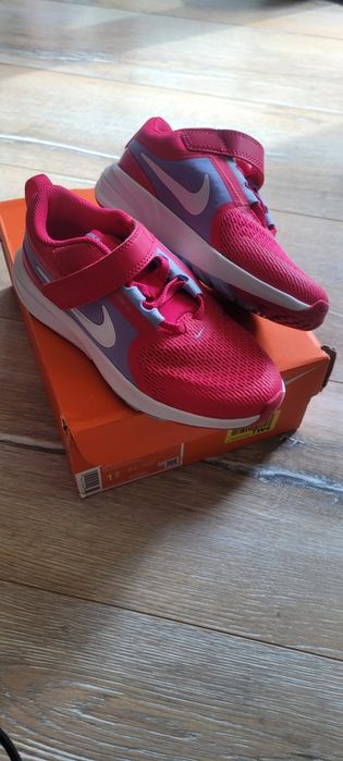 Nike nowe rozmiar 33, wkladka 21,5 cm, zapinane na rzep, model  star runner 5 dynamic fir