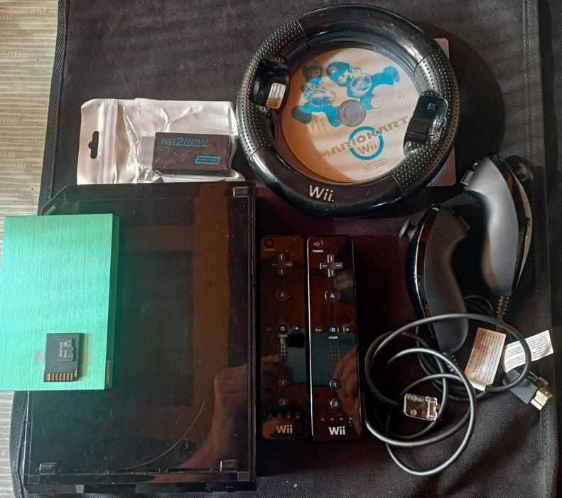 Nintendo Wii konsola rodzinna Mario Kart  2graczy dysk500 brelok Mario