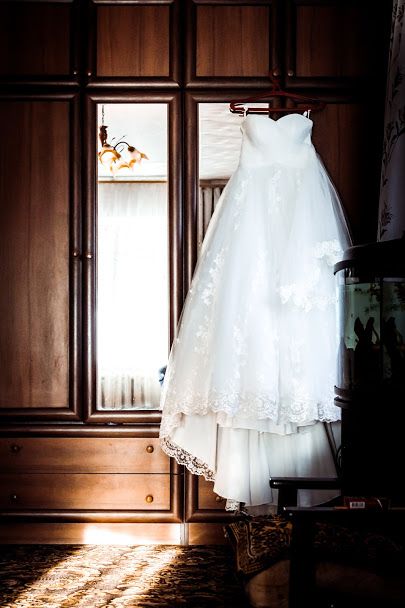 Продам весільну сукню