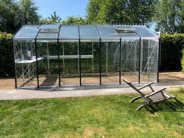 Estufa de vidro  12,04m² - 7 secções, porta simples e 2 janelas
