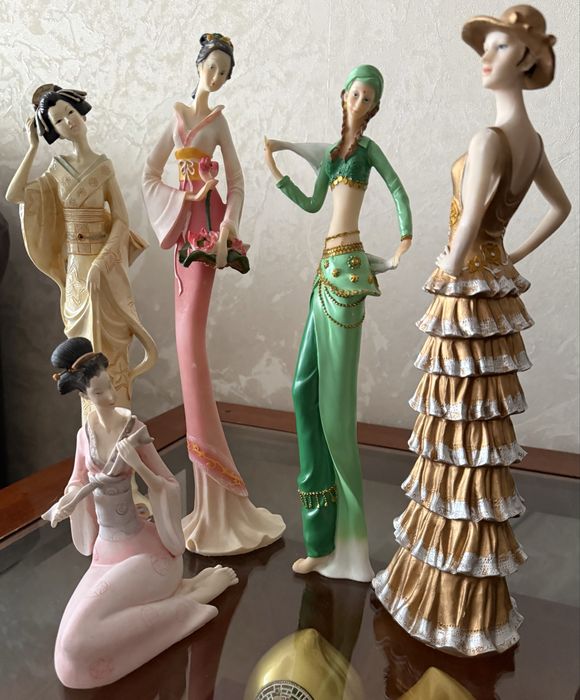 Статуэтка "Девушка"