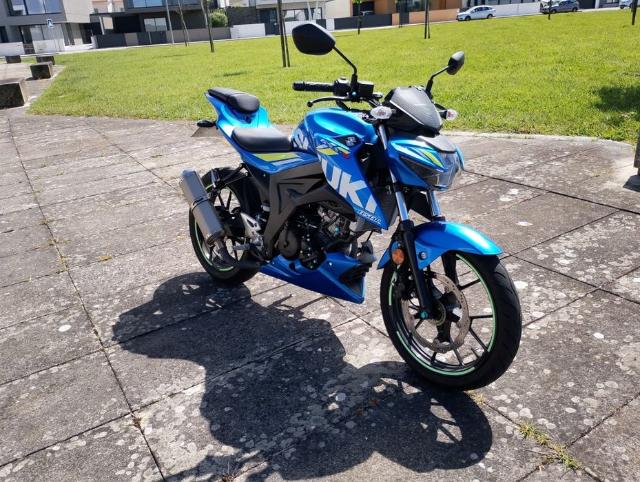 Naked Suzuki 125 como nova