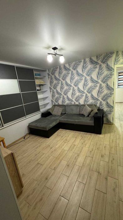 Продам 2  кімнатну квартиру з евроремонтом вул. Коксовая 16