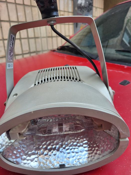 Светильники металлогалогеновые трековые прожектора + шина.