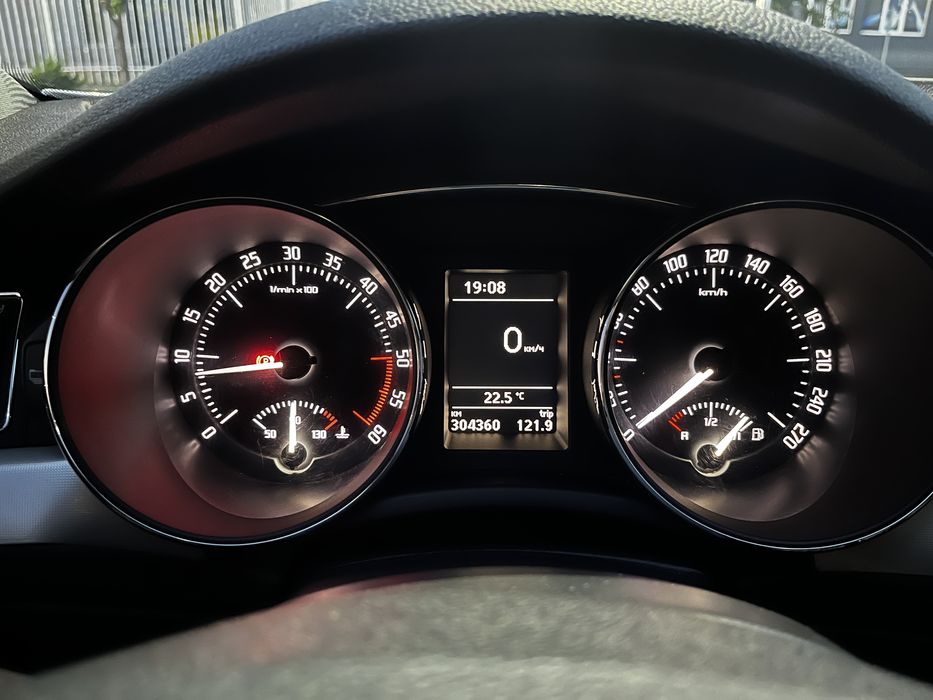 Skoda Superb 2, 2011
