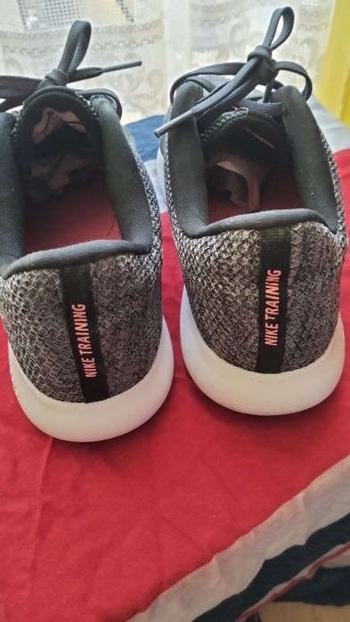 Buty sportowe firmy NIKE FLEX roz. 41.
