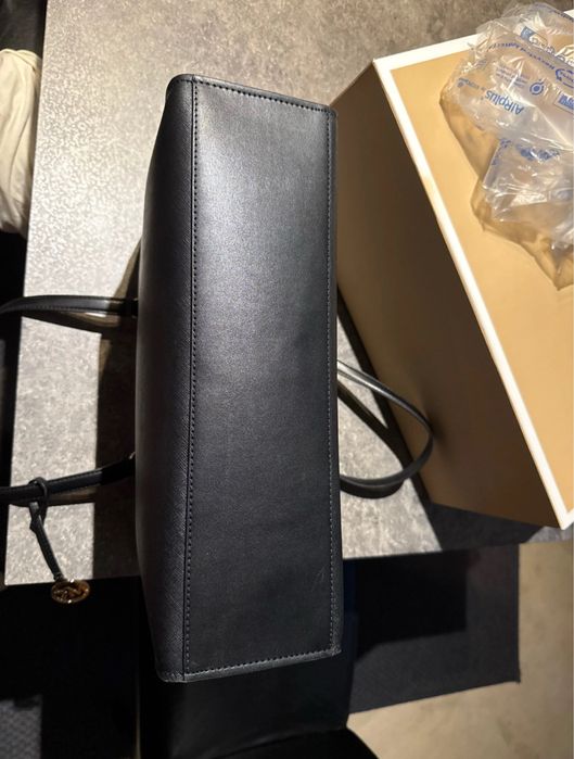 Michael Kors Jet Set Travel Tote em pele Saffiano preta