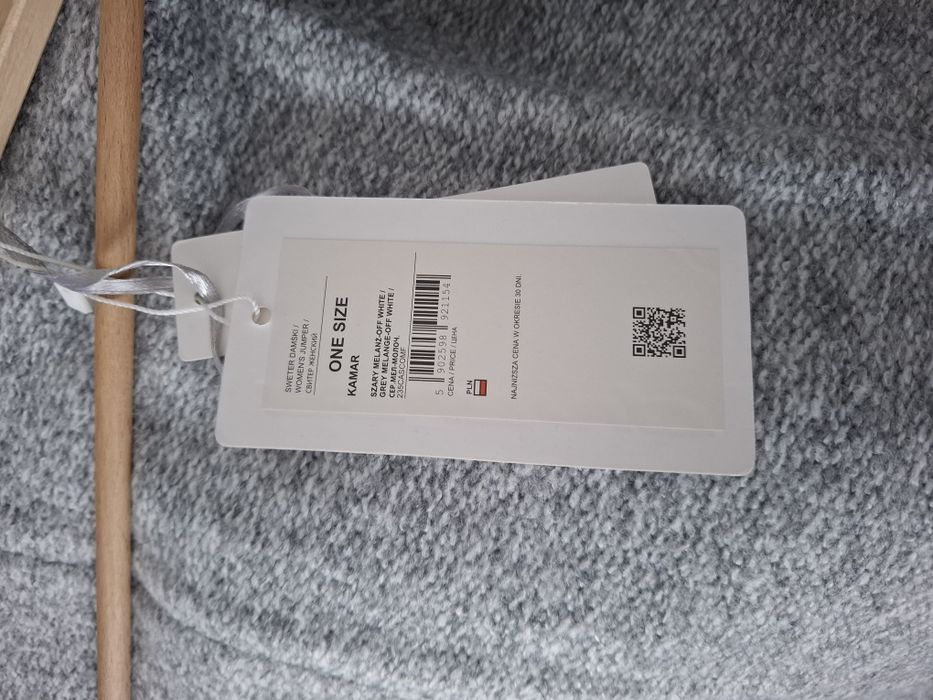 Nowy sweter Diverse