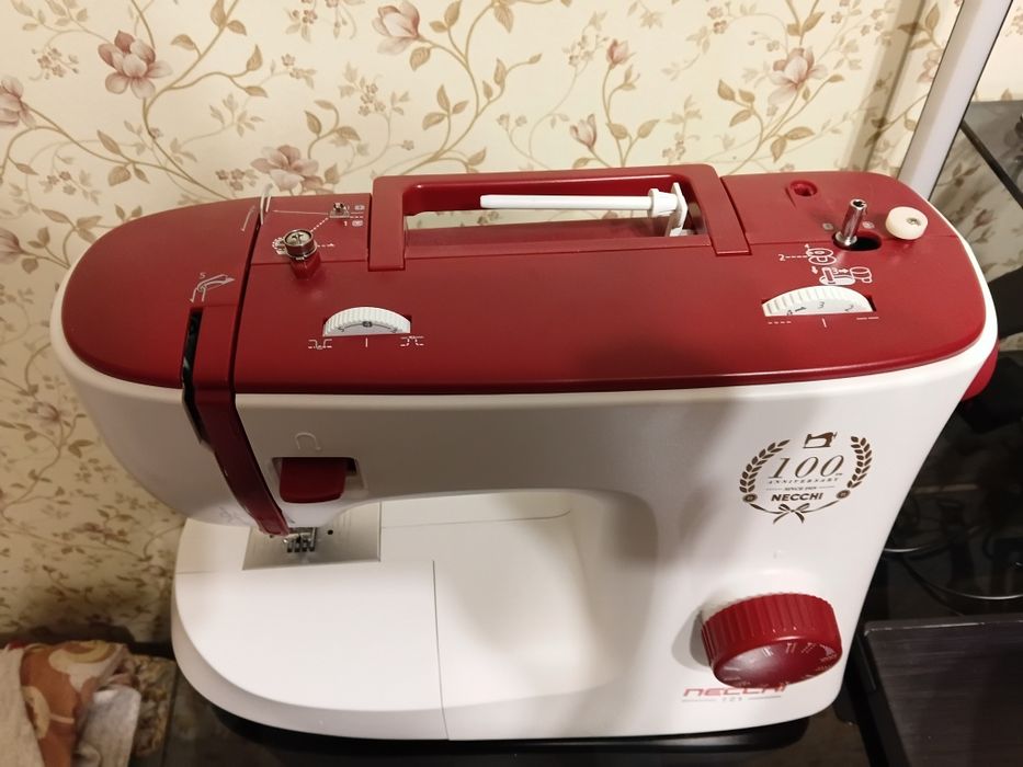 Швейна машина Necchi