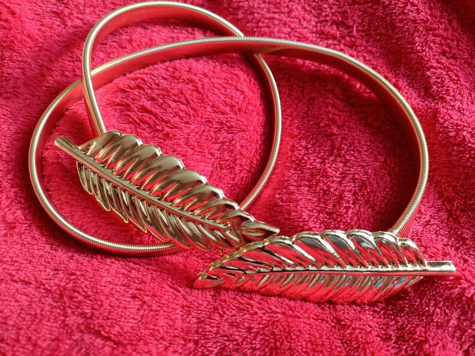 Metalowy pasek do sukienki