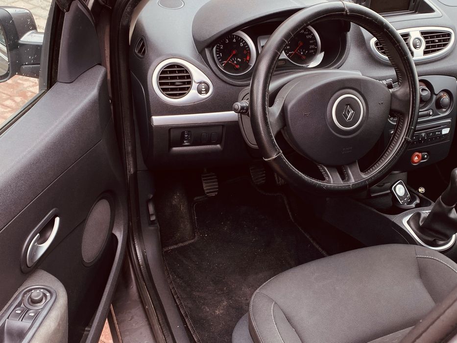 Renault Clio kombi 1.2 nawigacja alusy  zadbany