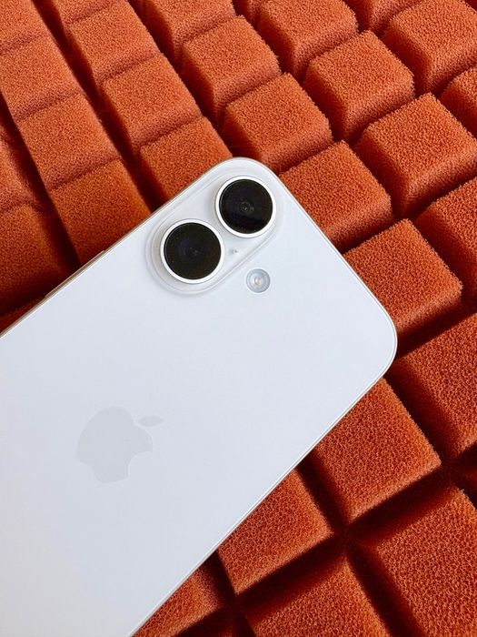 * APPLE iPhone 16 256GB Biały Bateria 99% - IDEALNY STAN!