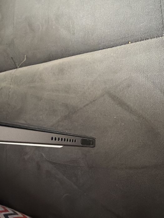 Tablet APPLE iPad Air 10.9” 5 gen. 256 GB Wi-Fi Gwiezdna szarość