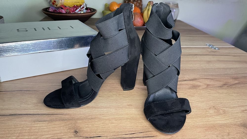 Продам нові не ношені босоніжки