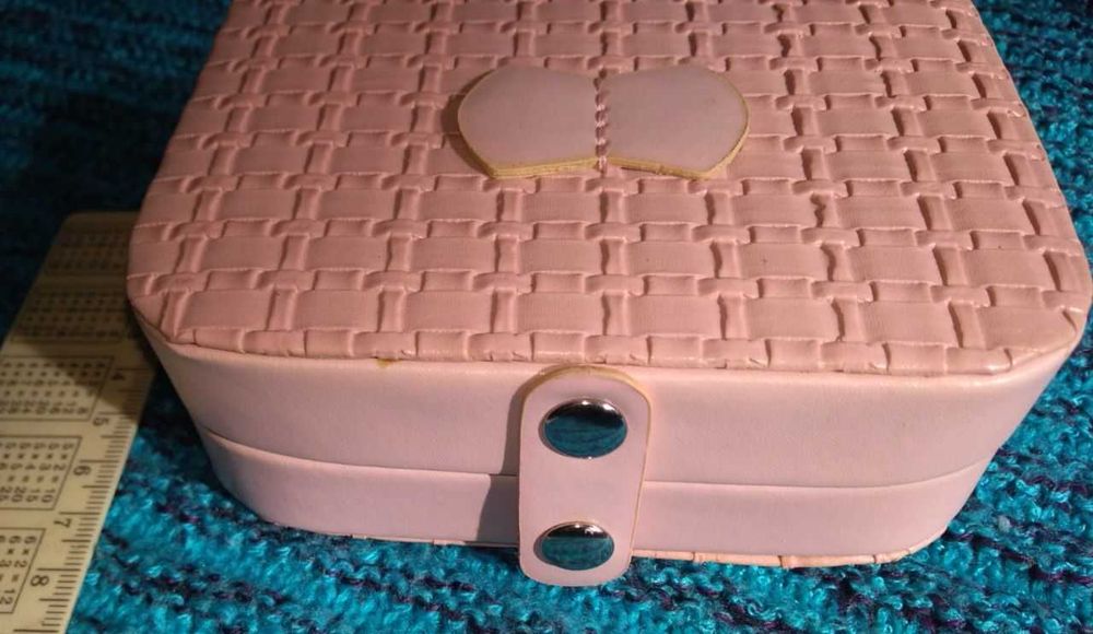 Маска декор продам или обменяю на  вкусняшки или нужности