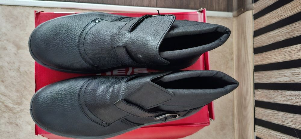 Obuwie robocze  męskie 43