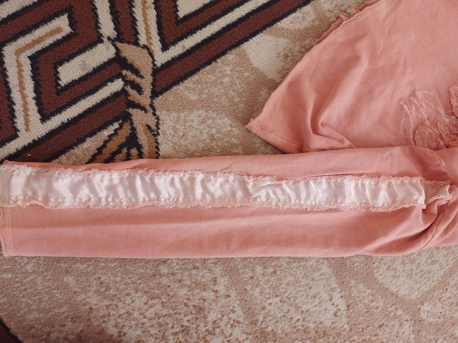 Bluza z naszywanymi kwiatami Vila M