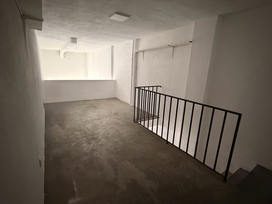 Garagem ampla 47,5 m² com mezanino | Pequeno armazém