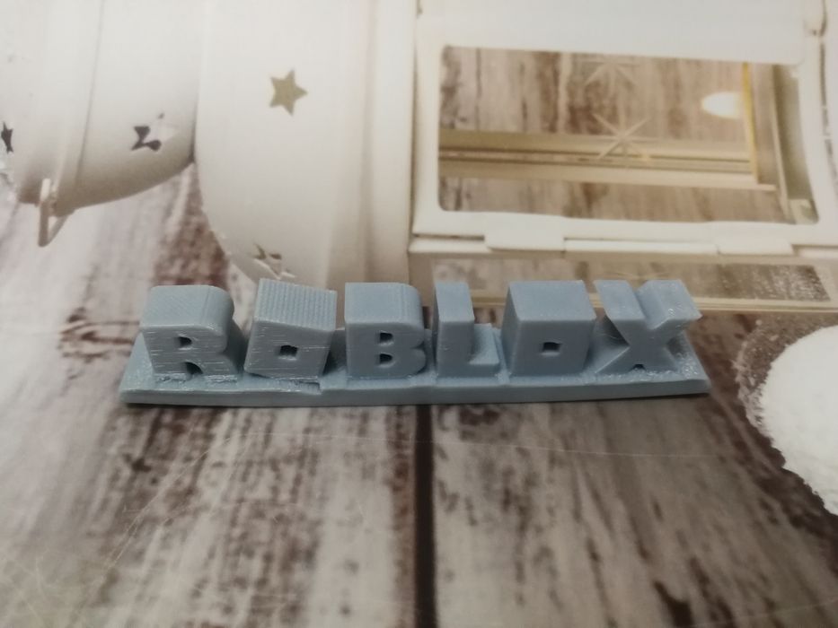 Фігурки,напис Roblox,електронний червоний годинник,ніж на 3д прінтері