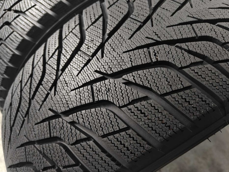 4шт R18 235 55 шини зимові 24р Hankook Winter I*cept IZ3 X