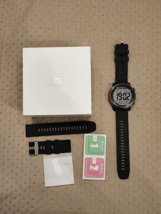 Смарт годинник Amazfit Stratos 3