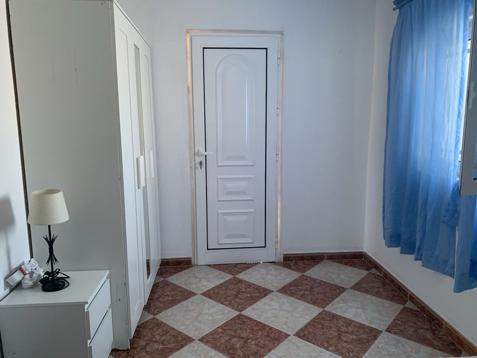 Alugo quartos a professores