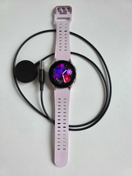 Sprzedam damski smartwatch Samsung Galaxy Watch w bardzo dobrym stanie