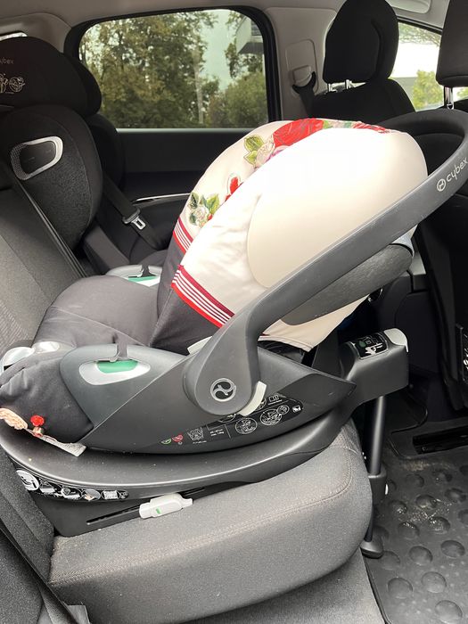 Fotelik Cybex + baza