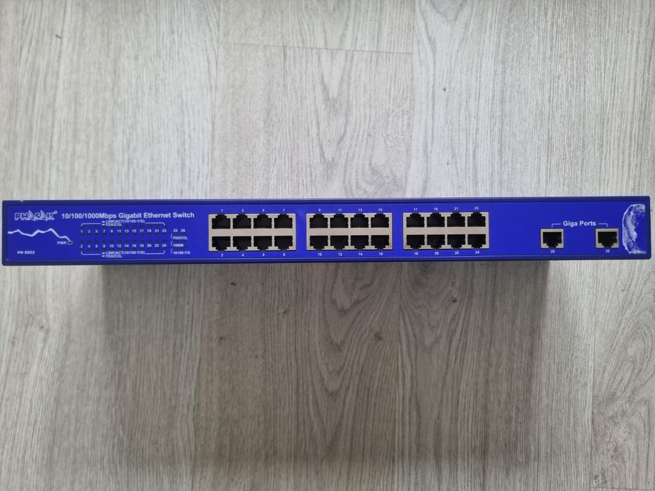 Phasak 24-port Switch64586286351233121