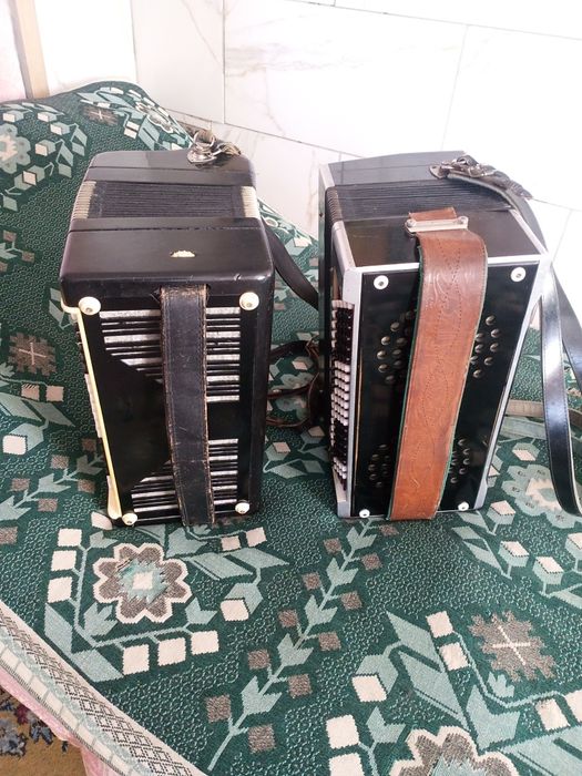 Продам два Тульских і баян Радуга