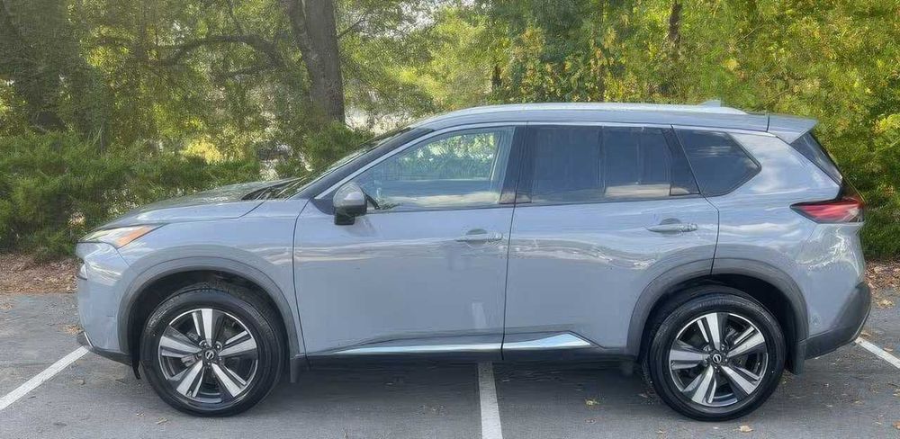 Nissan Rogue SL      2022