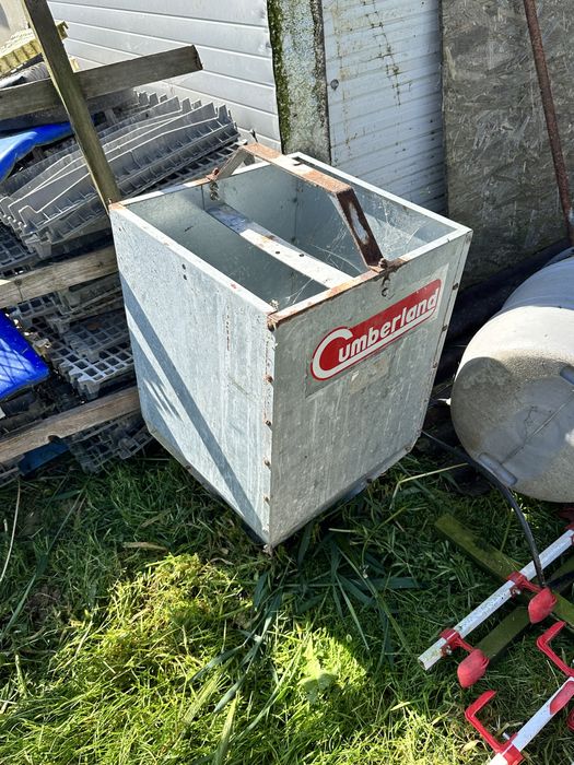 Kosz zasypowy do paszociagu dla kur kaczek