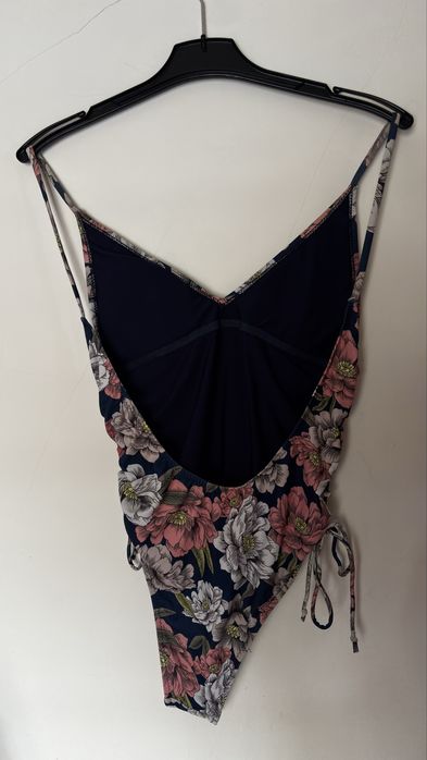 Fato de banho floral azul e rosa