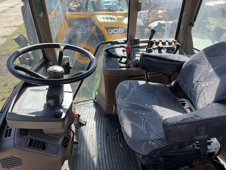 Трактор John Deere 7800