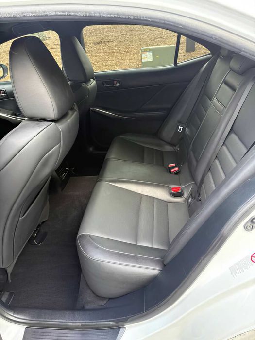 Lexus IS 300      2016