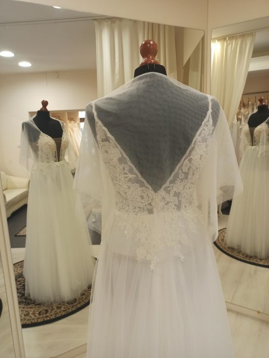 Szal chusta narzutka etola tiulowa na suknię ślubną ivory ecru biała
