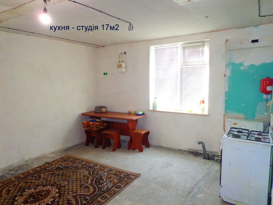Газифікований невеликий Будинок, з гостьовим будиночком зі зручностями