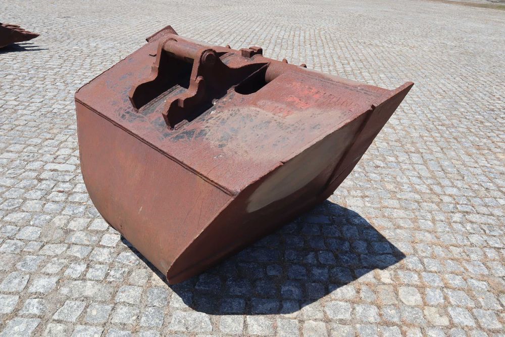 Balde trapezoidal 1510 × 370 mm 15–24 t Morin M6