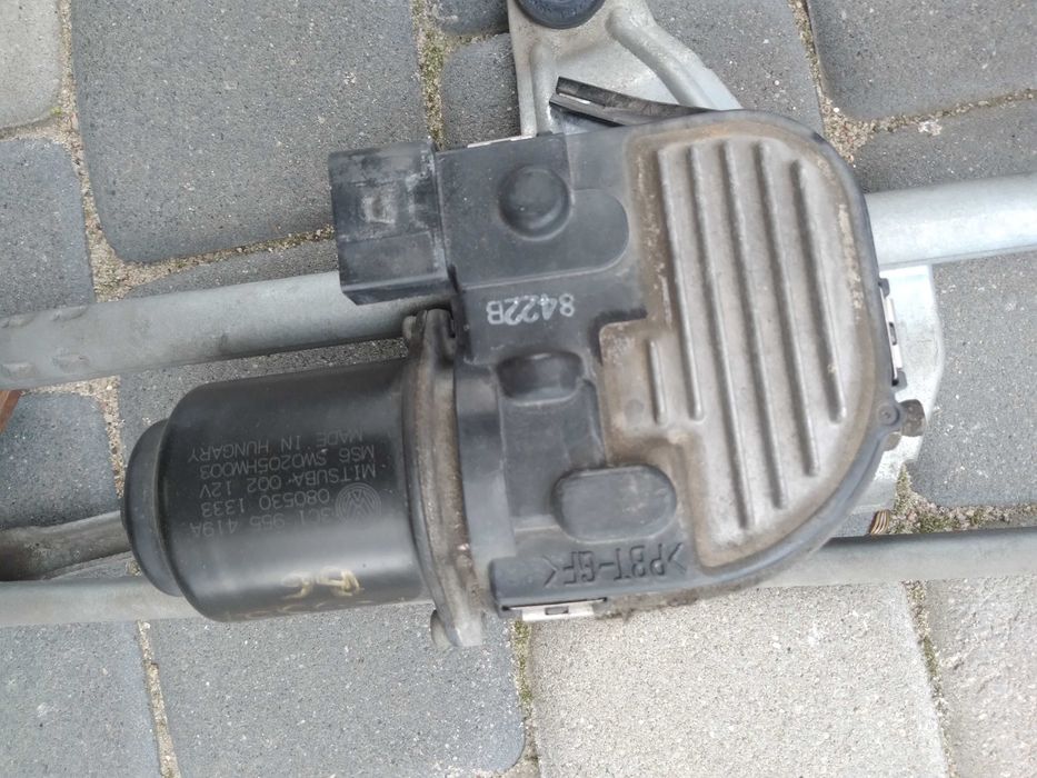 Silniczek wycieraczek z ramionami VW Passat B6 B7 CC  Europa