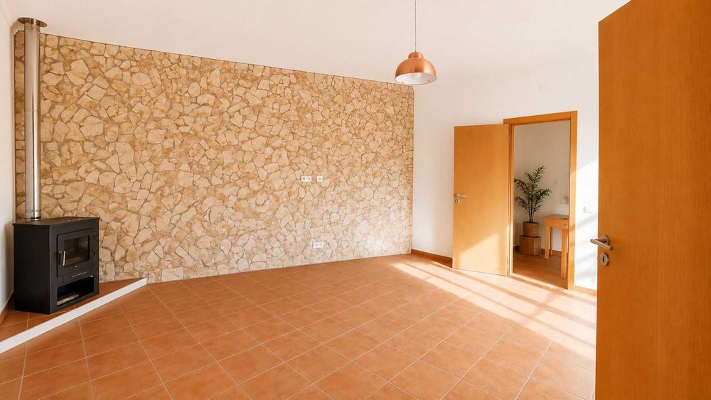 T3+1 Moradia Portuguesa Renovada em Paderne – Algarve